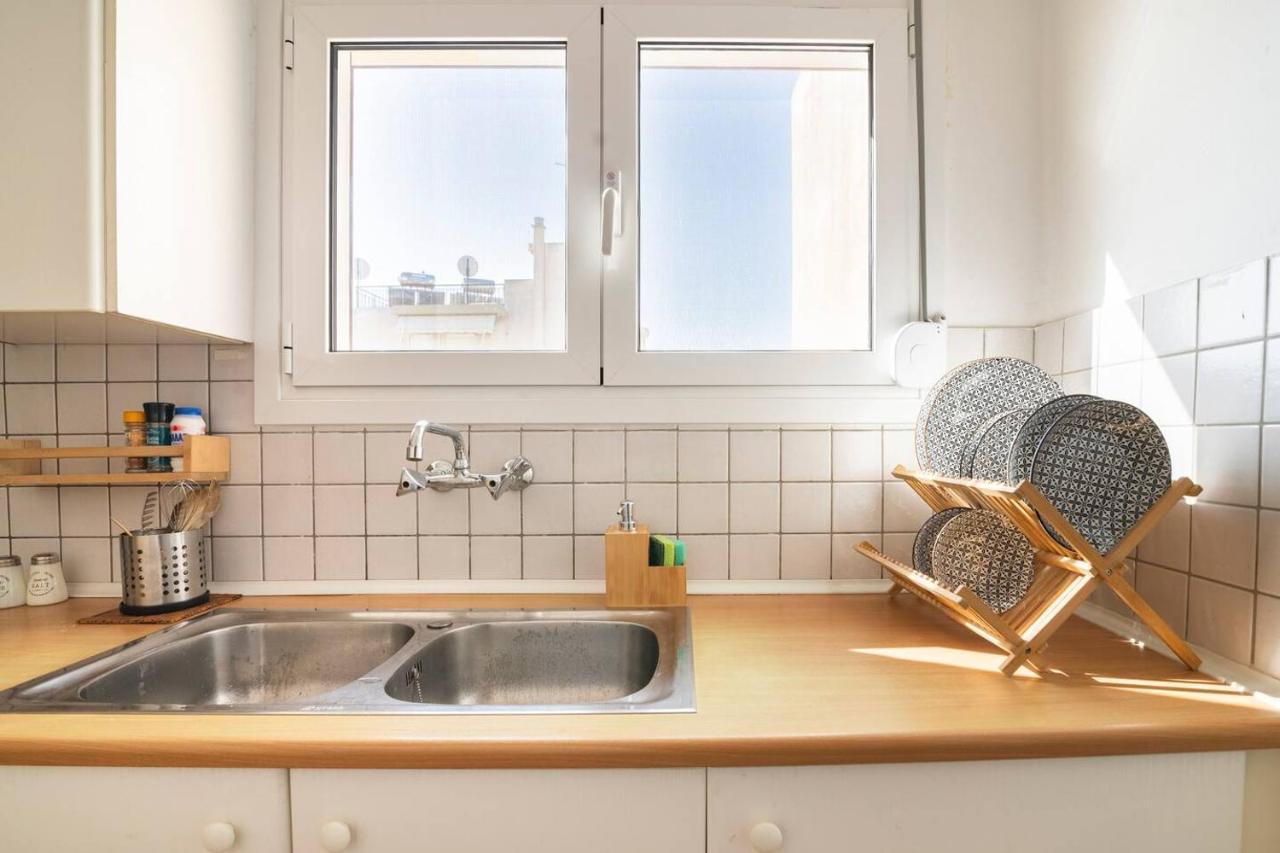 Top Floor Apartment At Petrolona With Big Balcony Atina Dış mekan fotoğraf