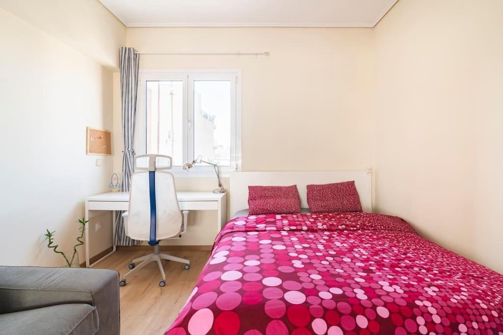 Top Floor Apartment At Petrolona With Big Balcony Atina Dış mekan fotoğraf