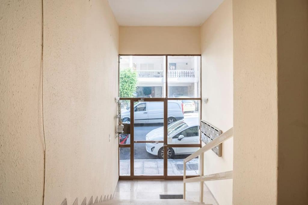 Top Floor Apartment At Petrolona With Big Balcony Atina Dış mekan fotoğraf