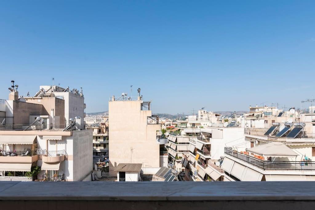 Top Floor Apartment At Petrolona With Big Balcony Atina Dış mekan fotoğraf